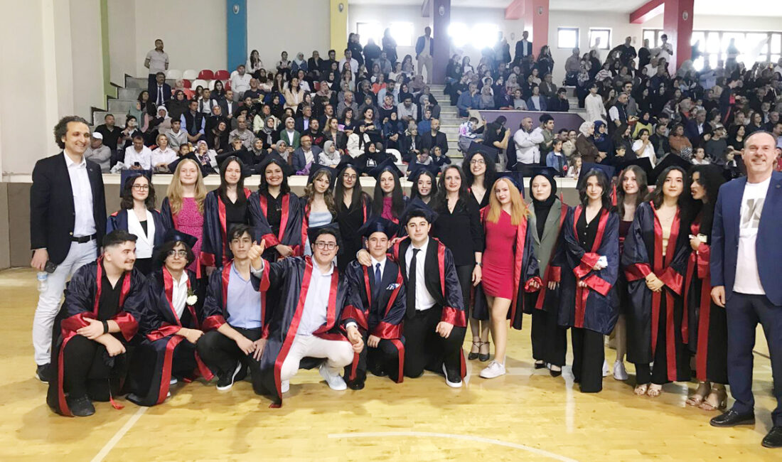 Afyon Lisesi’nin 130’uncu mezunları