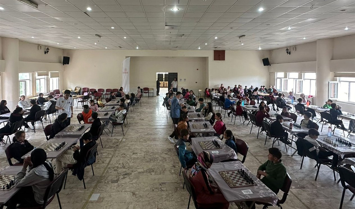 Hocalar'da Satranç Müsabakası Yapıldı